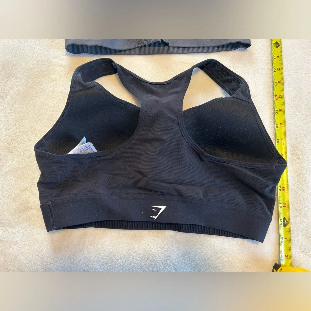 SOLD Gymshark medium sports bra black workout fitness cardio sweat athletic - Picture 5 of 7